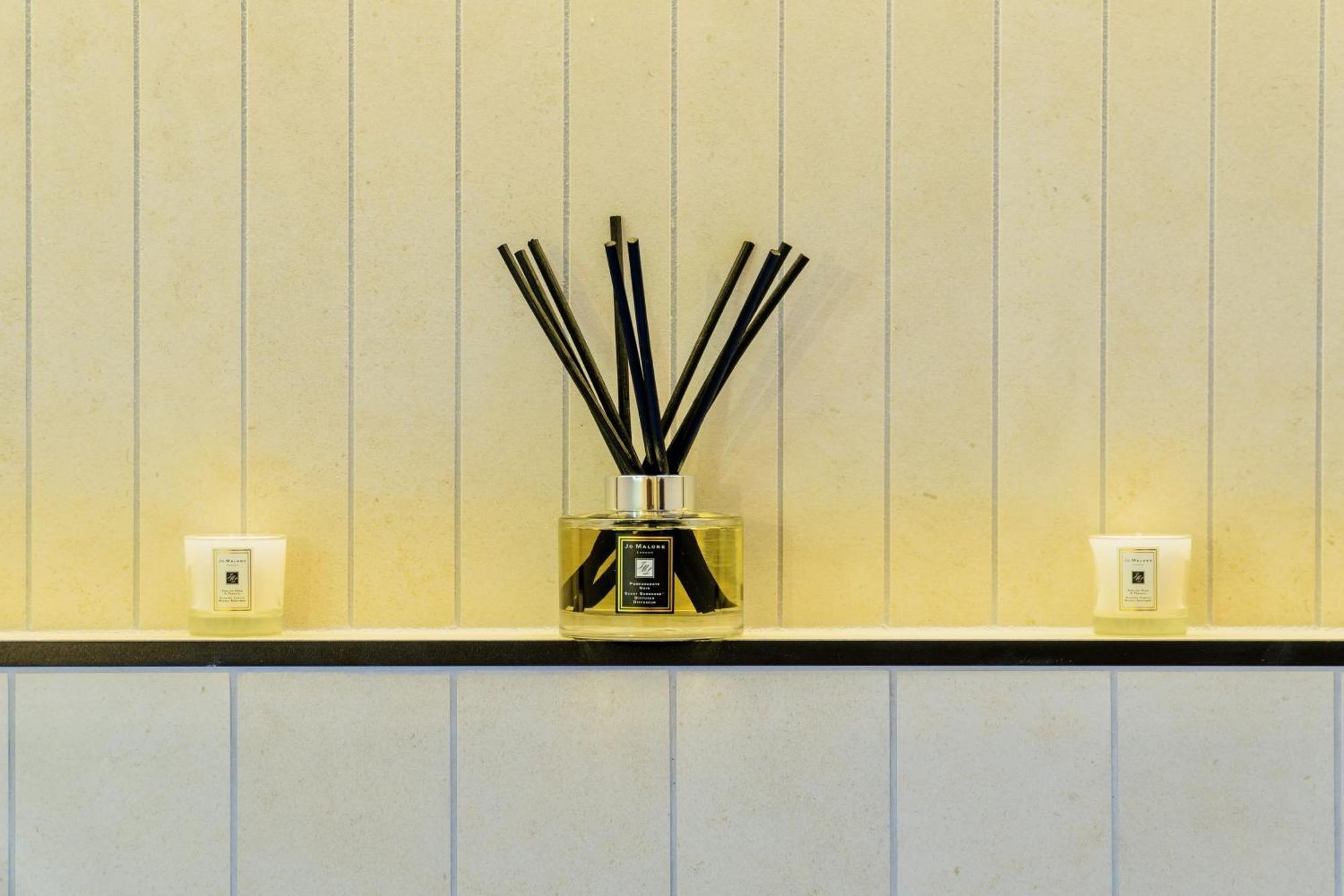 Host Inn Le Lumiere Spa & Cinema リヨン 部屋 写真